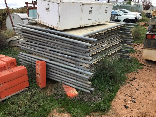 <p>Temporary Fencing Panels x17</p>