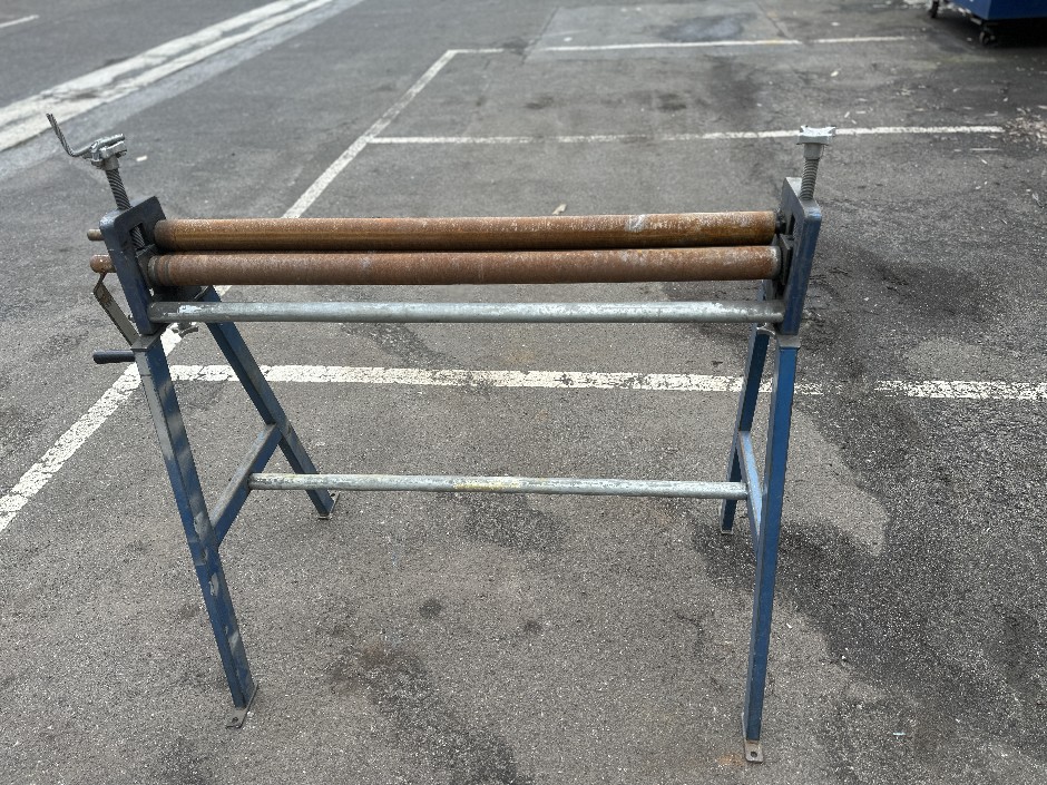 <p>1000mm Long Roller Metal</p>
