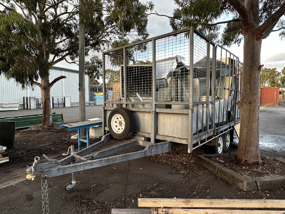 <p>2018 Truck Bodies 3.5 Ton Load with Gates Flat Top Trailer</p>