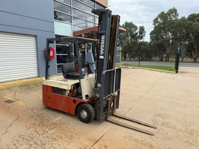 1999 Nissan GN01L16U Counter Balance Forklift