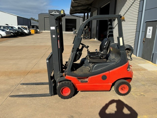 2000 Linde H18T-03 LPG