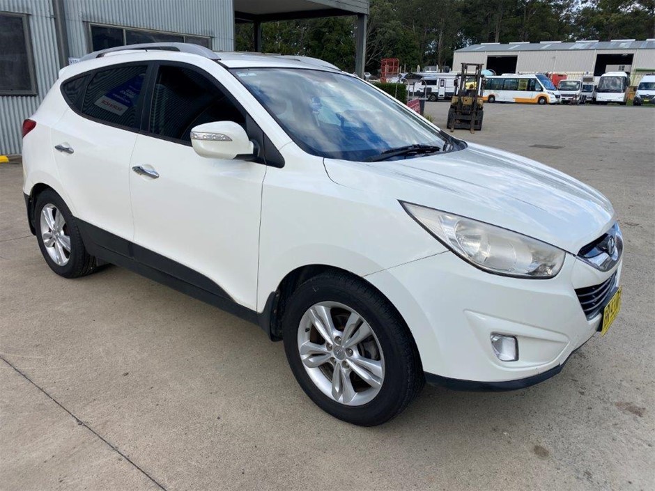 2010 Hyundai AWD Automatic Wagon