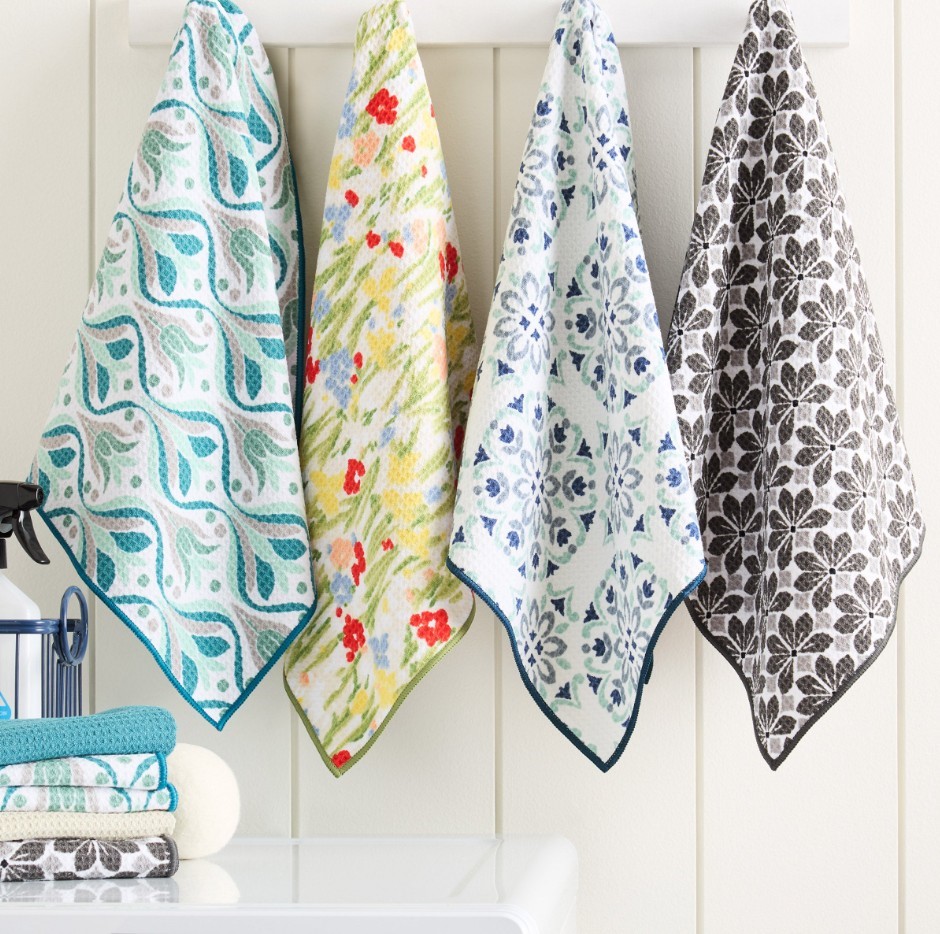 15 x Assorted TOWN & COUNTRY LIVING Kitchen Hand Towels. N.B: Designs may v