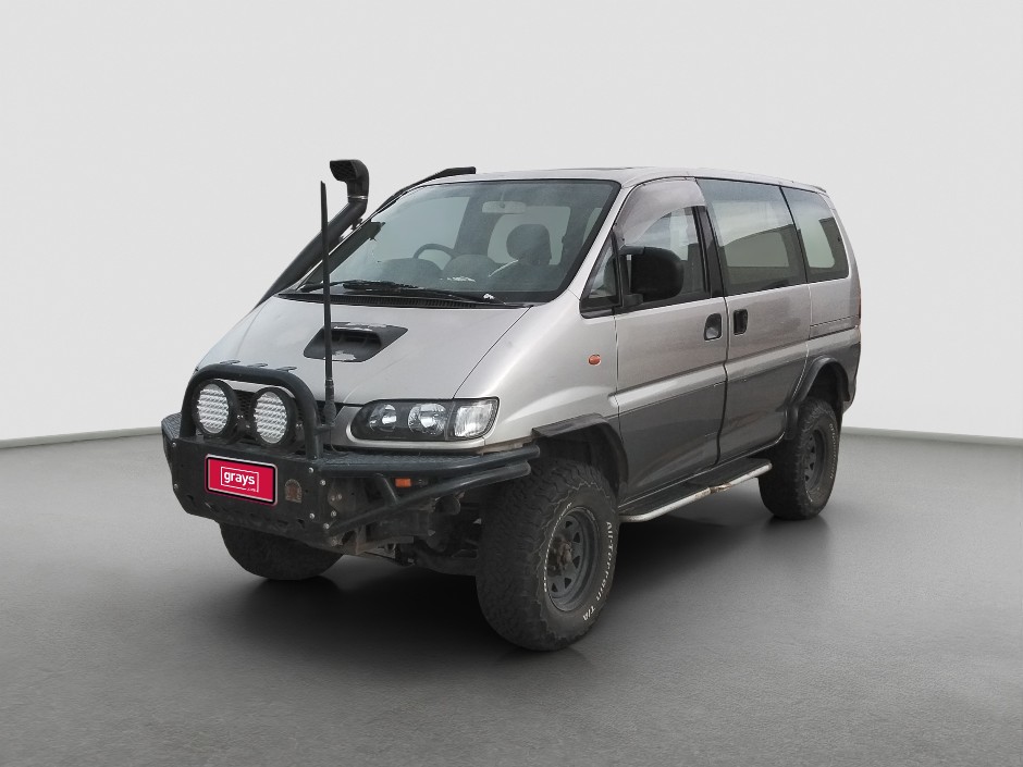 IMPORT 1997 Mitsubishi Delica Space Gear  Diesel