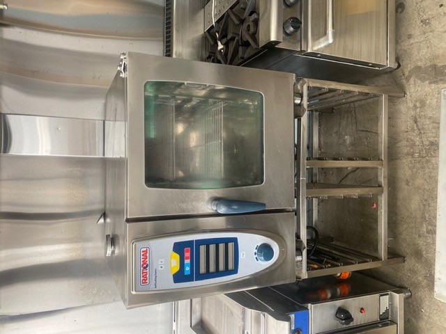 <p>Rational SCC61 Self Cooking Centre 6 Tray Electric Combi Steamer</p>