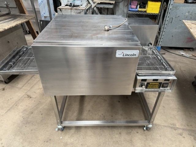 Lincoln Impinger pizza Conveyor Oven 18” Natural Gas on Stand