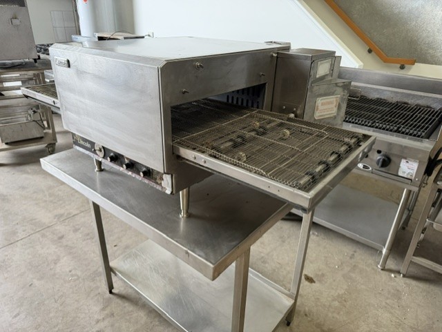 <p>Lincoln Impinger  Conveyor Pizza Oven</p>
