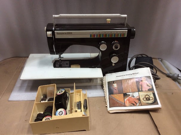 Husqvarna 2000 Sewing Machine
