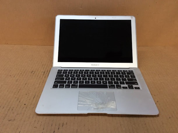APPLE MACBOOK AIR (A1466) (EMC 2632) Laptop I7-4650U 4GBRAM/256GB