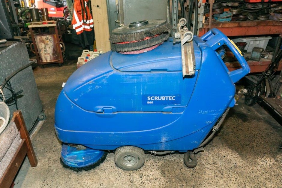 Nilfisk SCRUBTEC 866 Walk Behind Floor Scrubber