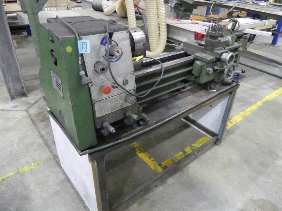 Morgon F1-900A Gap Bed Lathe
