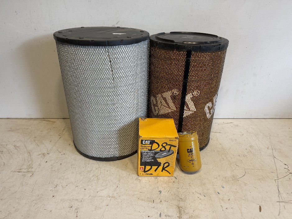 <p>Various Caterpillar Filters</p>