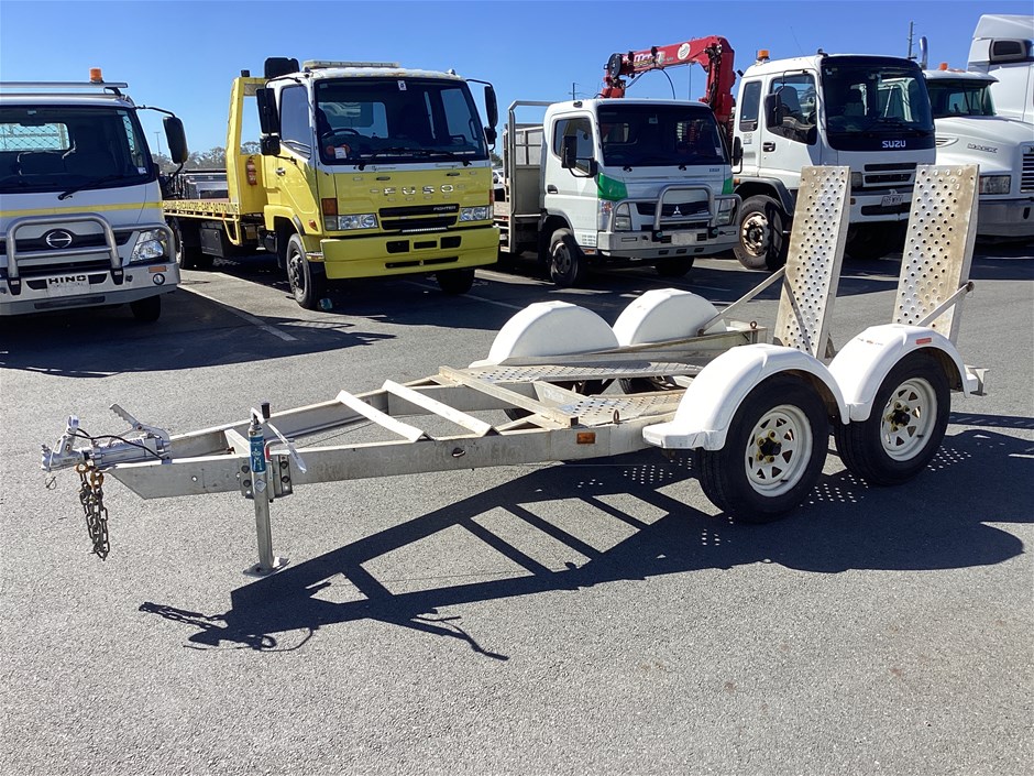 <p>2011 LITE Tow Trailers Plant Tandem Plant Trailer</p>