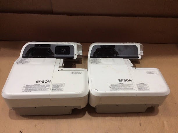 Epson EB-685W&EB-695Wi 3LCD Projector (Lot of 2)