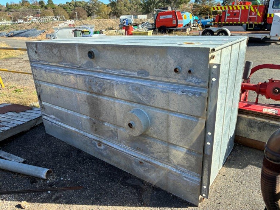 <p>Galvanise Open Top Water Tank</p>