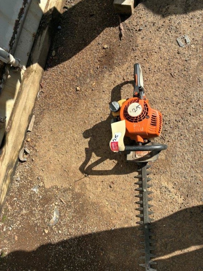 <p>Stihl HT 45 Petrol Hedger Cutter</p>