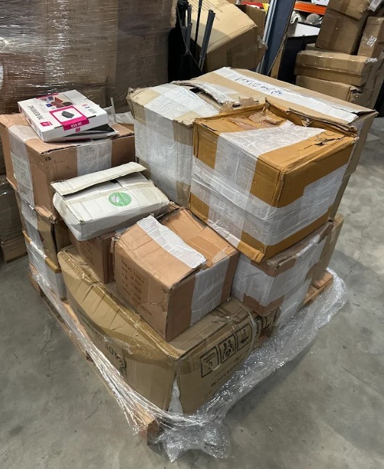 Assorted Homeware, Kitchenware & Stationery Lot. Discover a wide selection