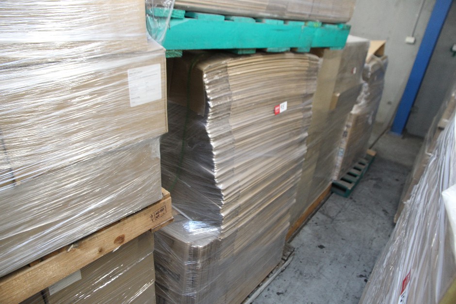 Cast Away Cling Wrap Packing Boxes