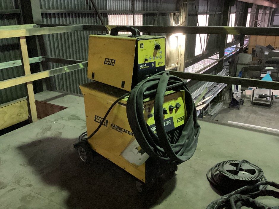 <p>Wia Weldmatic Fabricator CP135-2 Mig Welder CP135-2</p>