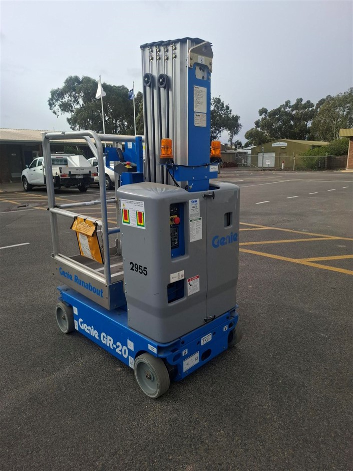 June 2016 Genie GR20 Vertical Lift