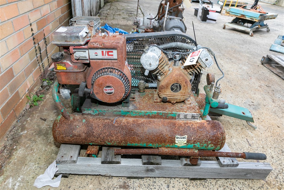 <B>Puma Portable Petrol Air Compressor</B>
