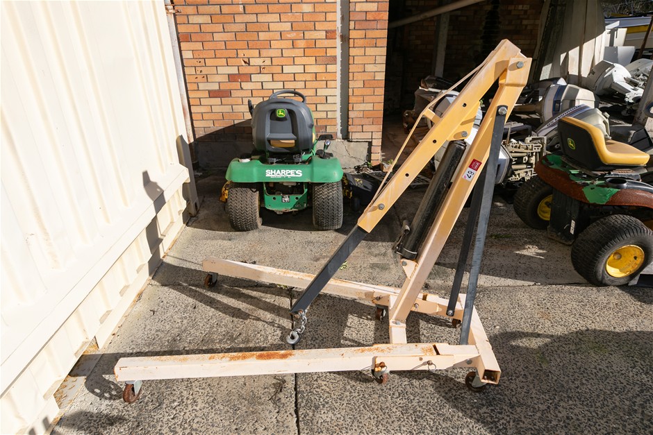 <B>Mobile Work Shop Hydraulic Jib Crane</B>