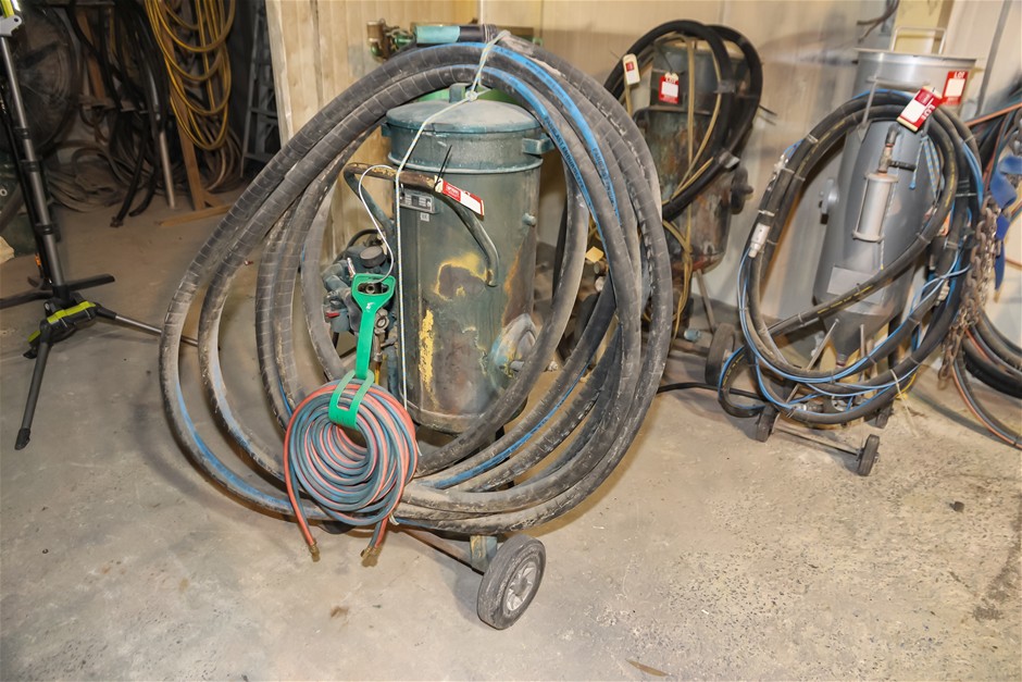 FLIROK STRAALTECHNIEX ZU263/14-DK Mobile Grit Blasting Unit