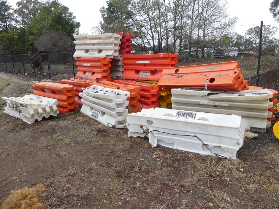 Water Filled Safety Barriers (Qty Approx 18)