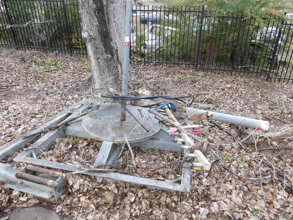 <B>Metal Items (Assorted)</B>