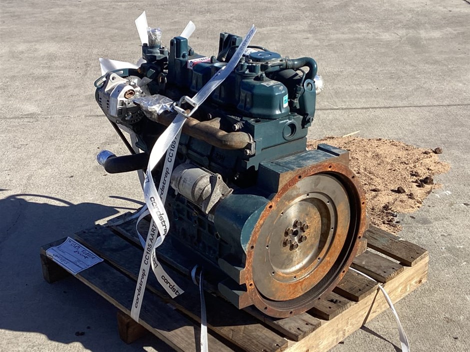 <p>Kubota 4 Cylinder Diesel Engine</p>
