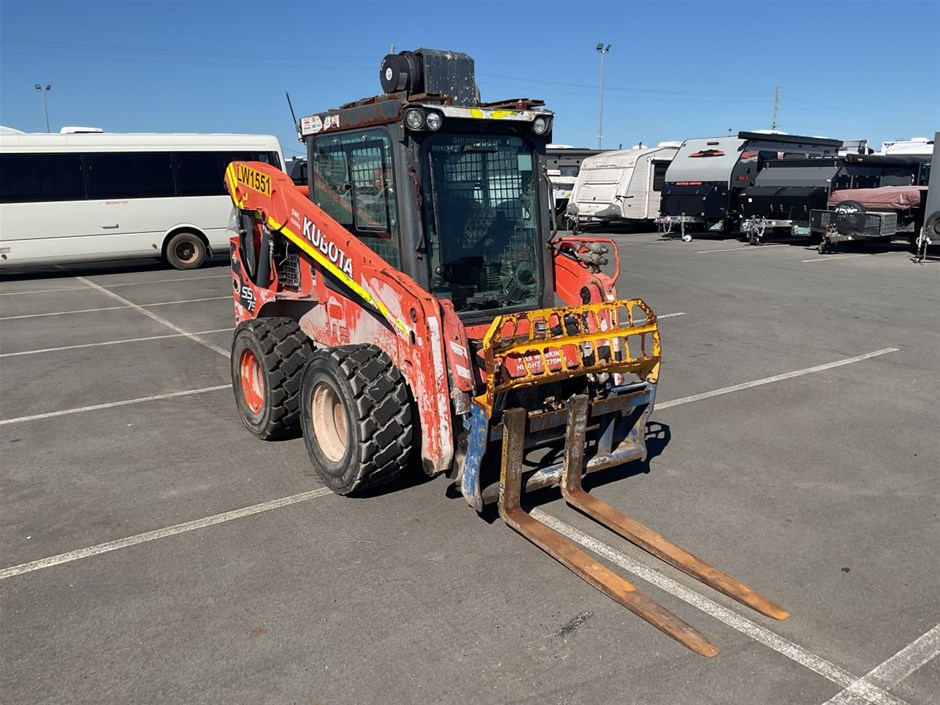 <p>Kubota SSV75 Skid Steer Loader (Wheeled)</p>