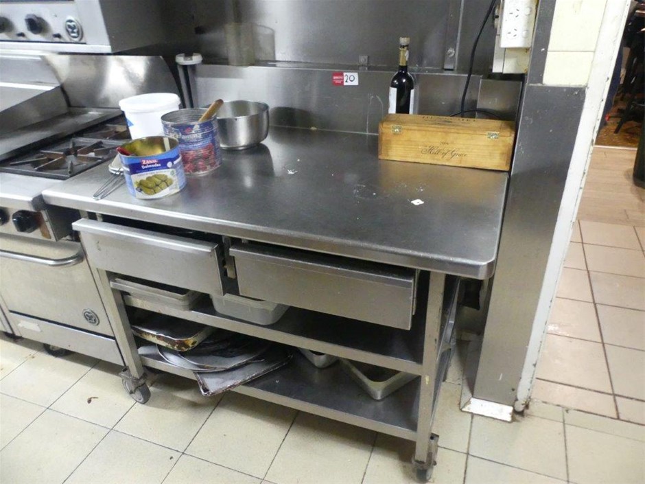 <B>Stainless Steel Prep Bench (Mobile)</B>