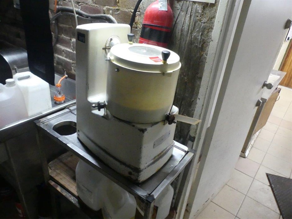 ROBOT COUPE R6 Food Slicer