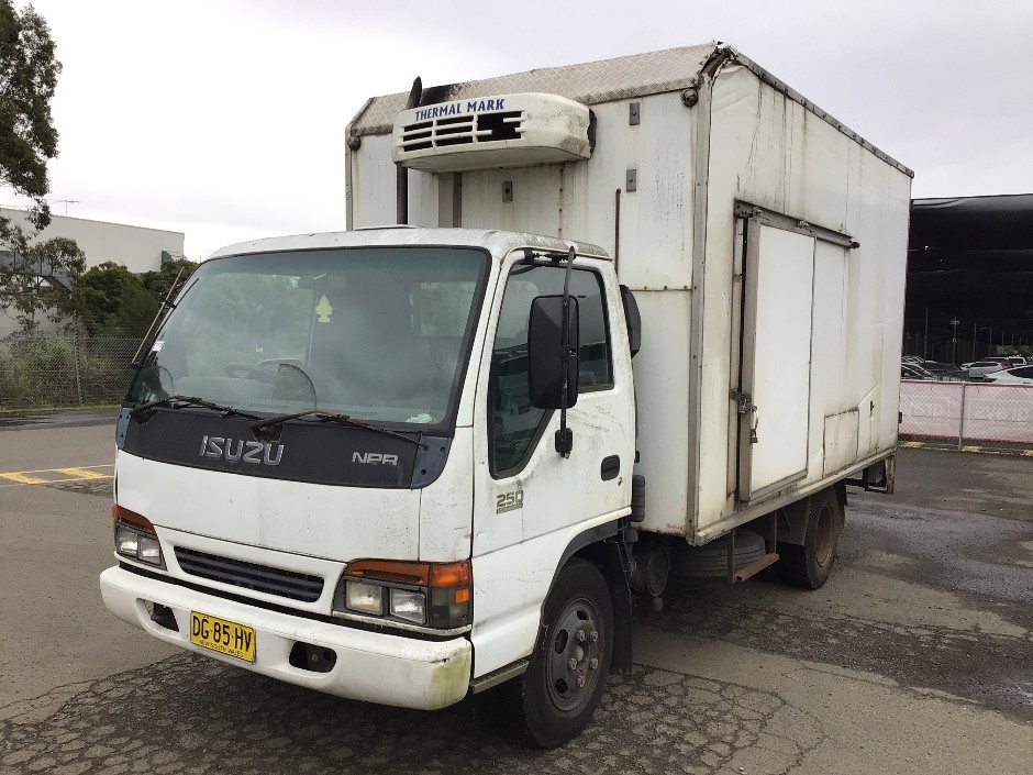 <p>1999 Isuzu NPR 250   4x2 Refrigerated Pantech</p>