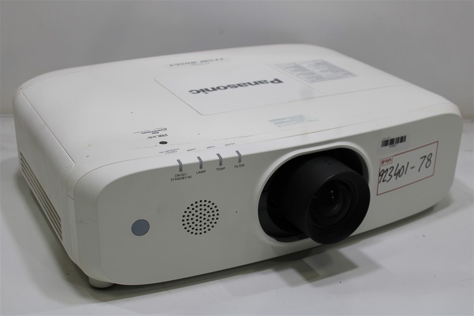 PANASONIC PT-EZ590