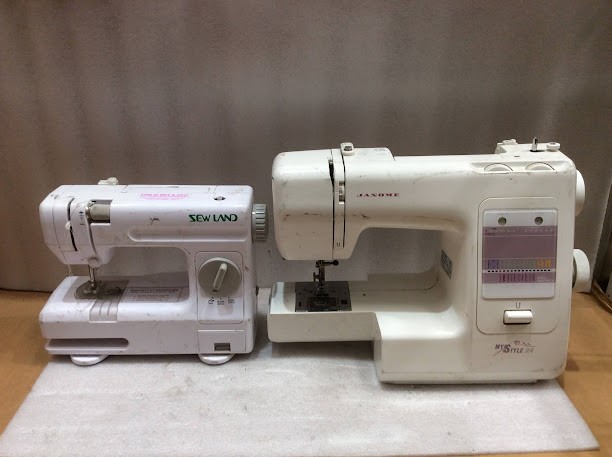 Janome My Style 24& Sew Land Sewing Machine (Lot of 2)