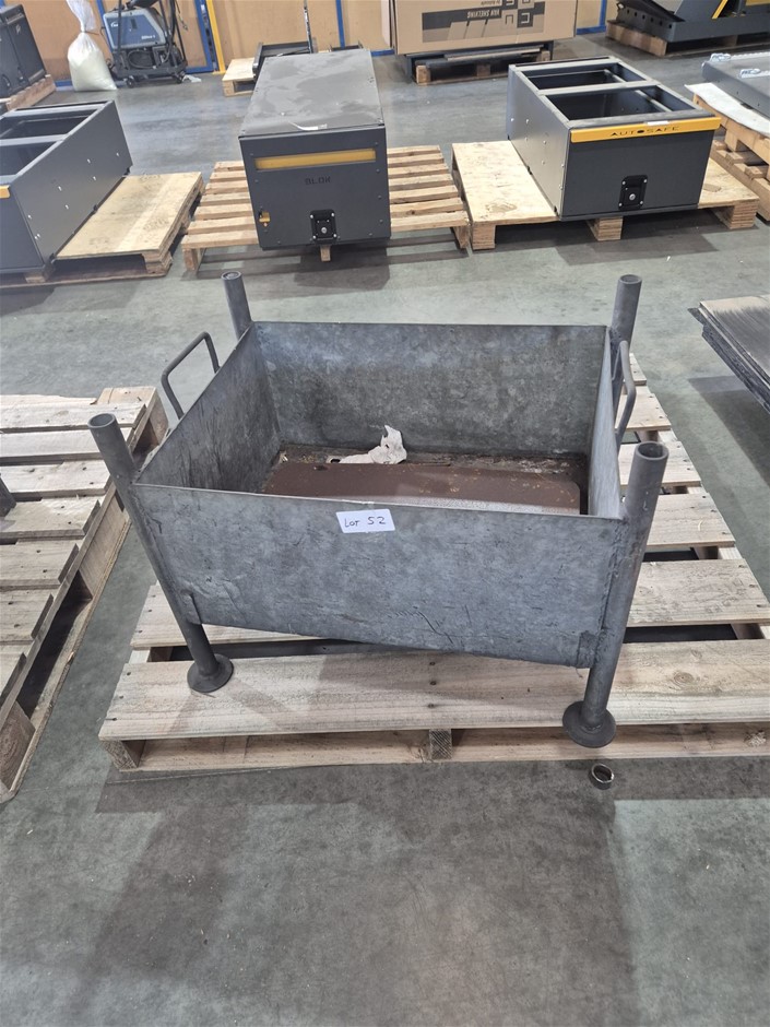 1 Galvanised Stillage