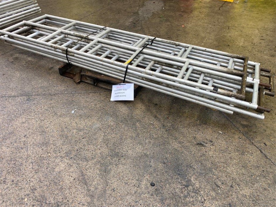 Pallet of Aluminium Layer Beams, Scaffolds, Concrete Blocks