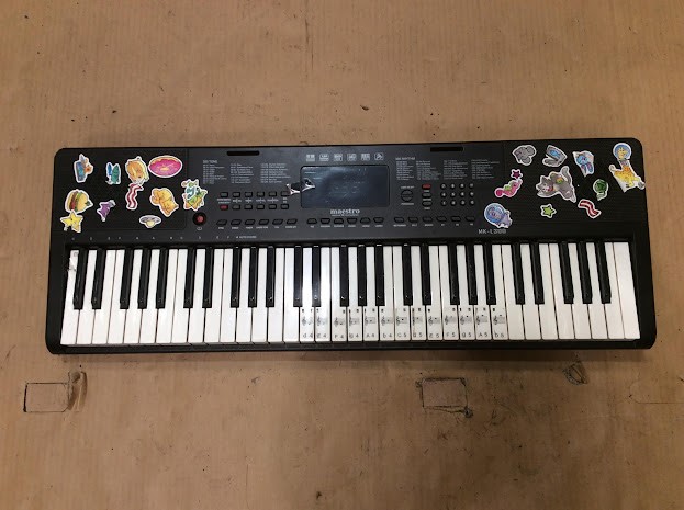 Maestro MK-L300 Electronic Keyboard