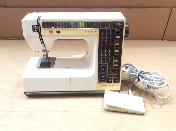 Janome Memory Craft 6000 Sewing Machine