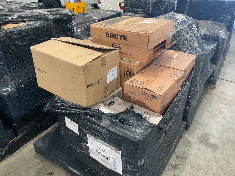 <p>Mixed pallet of office toiletries</p>