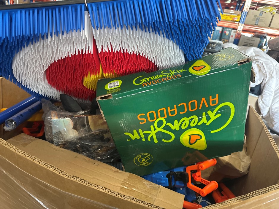 FULL PALLET Assorted Toys DDU NB: photo as is