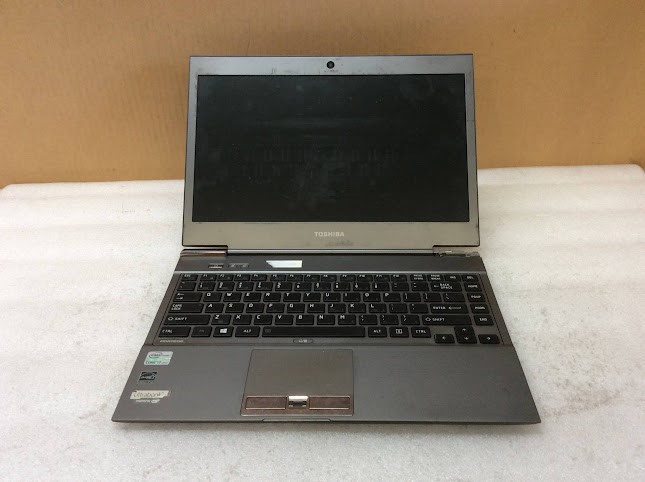 TOSHIBA PORTEGE Z930 Laptop i7-3667U 8GBRAM/128GB