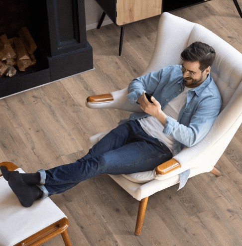 <p>149m2 of Dark Brown Laminate Cadenza Flooring with Click System joint</p