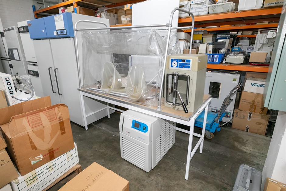 0003-5062895 · Anaerobic Vinyl Glove Isolation Chamber 2 Arm Access
