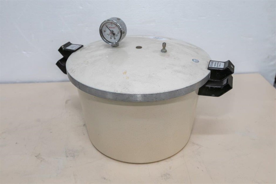 Pressure Cooker 10 Litre Capacity