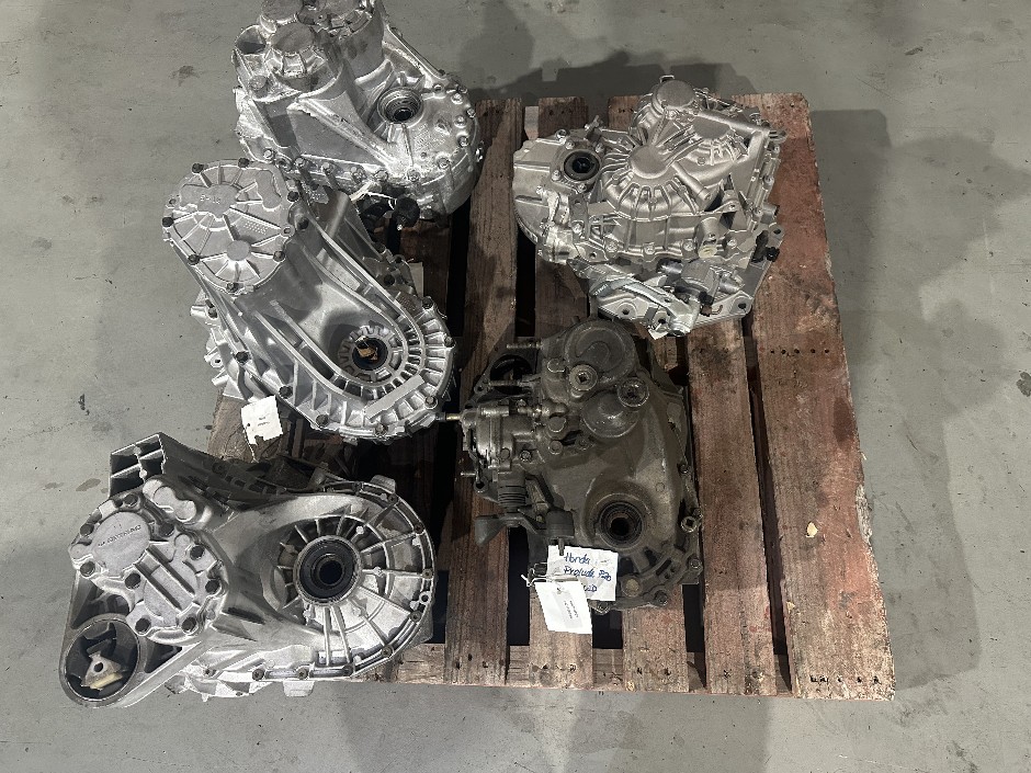 <p>Pallet of Qty 5  FWD Manual Gearboxes</p>