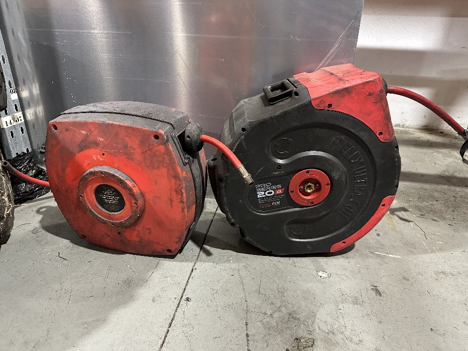 <p>2 Air Hose Reels</p>