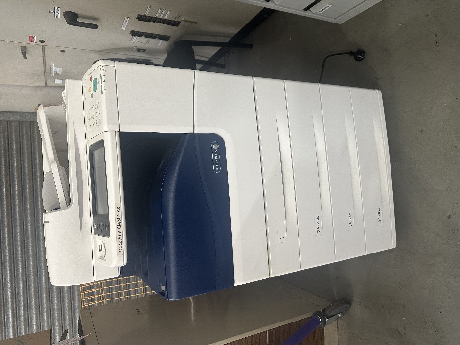 <p>Fuji Xerox DocuPrint CM505da with 4 x 500 Sheet Trays - Faulty</p>