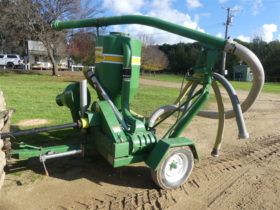 <B>Walinga Agri-Vac 410 Pneumatic Grain Conveyor</B>